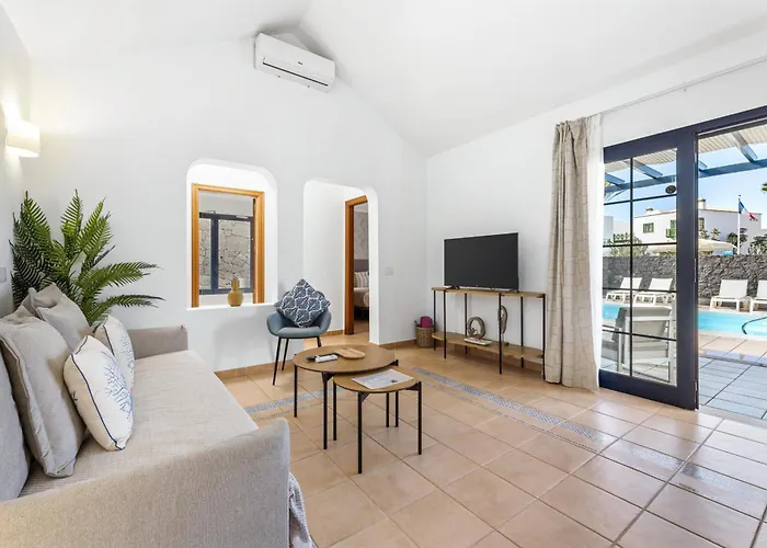 Villa Lanzarote Volcan 10- Private Heated Pool *